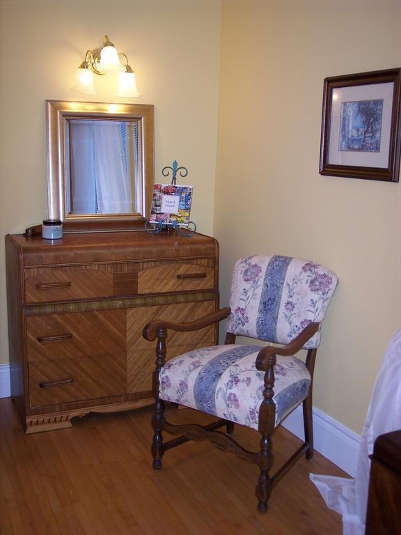 The Maples Bed And Breafast Hotel Angus Room photo